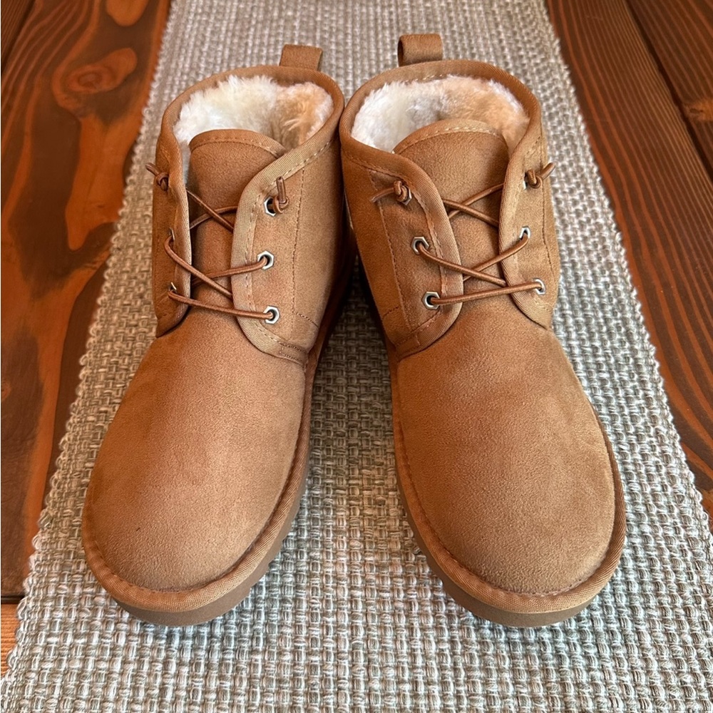 Cushionaire women’s boots. Never worn.